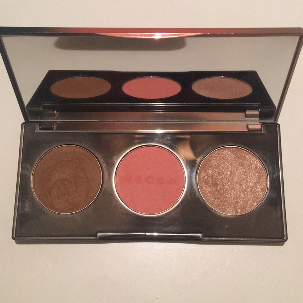 Becca Sunchaser highlighter palette